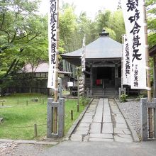 小さなお堂がいくつもあります