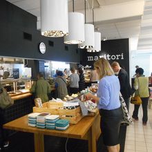 アウトレットとなりの社員食堂