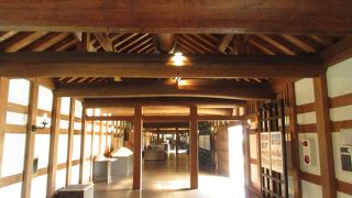 総延長 35間（約63m）の長い櫓。