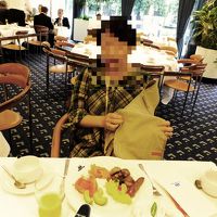 窓際の席はお早めに