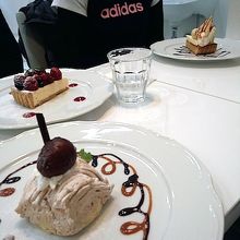 ケーキ、どれにするか迷う！