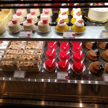美しいケーキと親切な店員さん By バルセロナ パティスリー フィリア 三越店のクチコミ フォートラベル