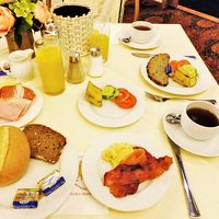 朝食ブッフェ。自分のテーブルに持ってきたものです。