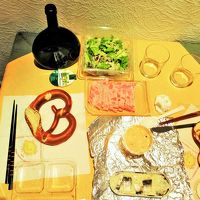 城壁外のスーパーで買ってきた食材。