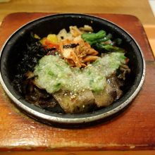 牛タン入りビビンパ