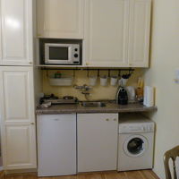 冷蔵庫、電子レンジ、IHレンジ、調理道具、食器、洗濯機等