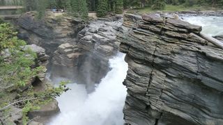 轟音と水飛沫　迫力満点