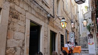 ボリュームたっぷりのクレープ