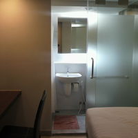 スタジオナナ・バイ・アイチェックインの浴室の様子です。