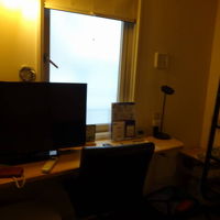 TV,鏡、冷蔵庫がコンパクトに収まってます。