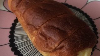 看板商品はとびばこパン