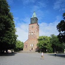 シンプルで素敵な教会です