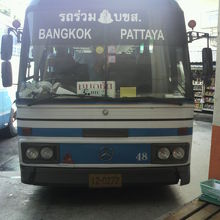 出発予定時間の前に、バスが入線してきました。