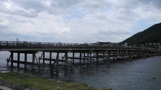 別れると有名な橋？