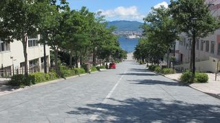 ポスターによく載る坂道です