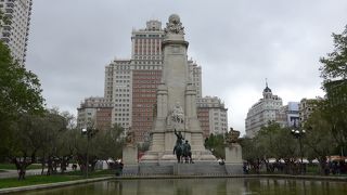 40年ぶりに訪れた、ドン・キホーテとサンチョ・パンサの像が立つスペイン広場!!