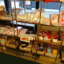 地元のお土産がいっぱい