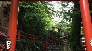 京都の山中にある歴史ある神社