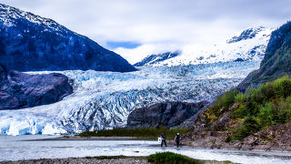 　ジュノーの街から　３０分位で行ける　大自然の氷河　！！
