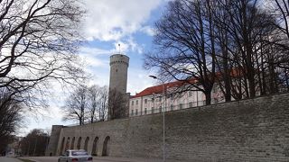 トームペア城の正面からは見えない