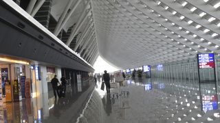 リノベーションで綺麗な建物になったが、以前に比べ個性が無くなったと思う。