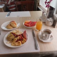 朝食は階段で１階登る必要が気になるが、一通りはあった。
