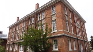 あれ？いつの間に蔦が無くなって・・・