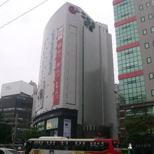 建物としては意外と大きなお店です