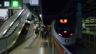 ここが香港のメインの鉄道ターミナル駅になります