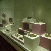 靴をテーマにした特別展の展示品の一例