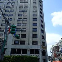 バス停が目の前にあります。