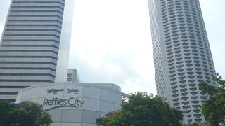 巨大な吹き抜け空間が有り・・・