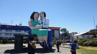 海に向かい変なもの