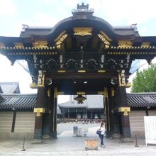 これは阿弥陀堂門です