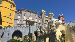 カラフルな見応えあり宮殿