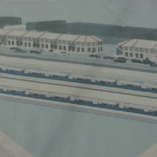 ワンブラパー駅は、地下部分の他、地上階も設計されています。