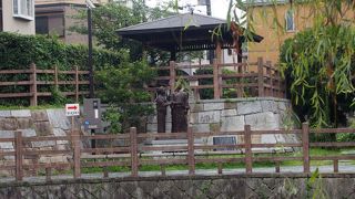 分かりづらい場所にある