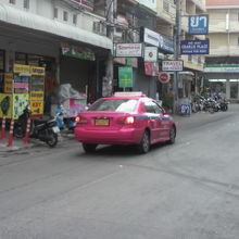 パタヤ市内でタクシーを見かけることは、少なくはありません。