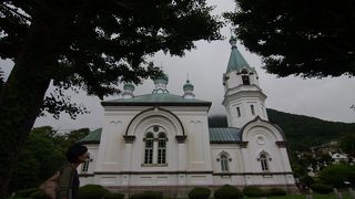 中にも入れるかわいい教会