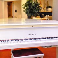 レストランにあったヤマハのグランドピアノ。