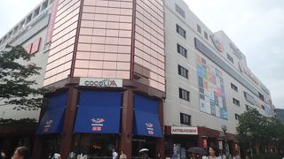 気軽な雰囲気の三越デパートです。