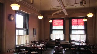 外観のみならず、味も店内の雰囲気も