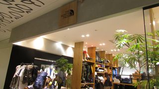 おしゃれで広い店舗