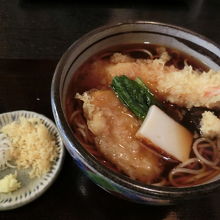 絹引き天ぷらうどん