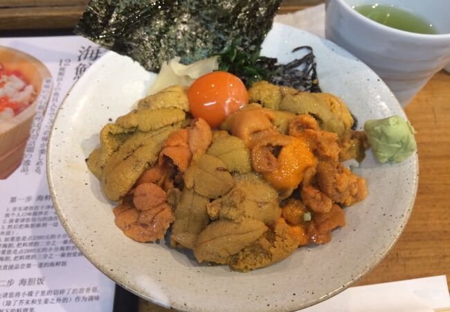 築地で最高のうに食べ比べ！