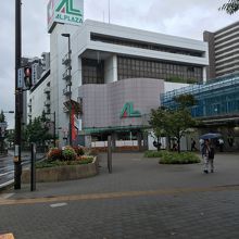 アルプラザ大津、外観。