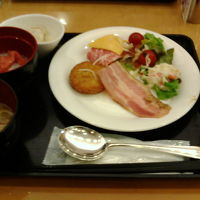 朝食バイキング一例、椀物は味噌ラーメン。