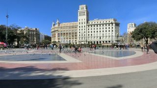 ツアーの自由時間にここから市街を散策してここに戻って来ました