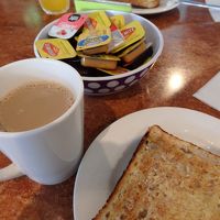 無料のコンチネンタル朝食