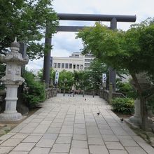 ２神社境内から御幸橋